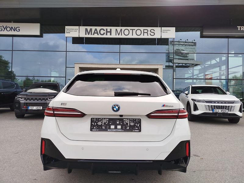 BMW Ostatní M60 xDrive Touring TOP - fotka 11 z 23