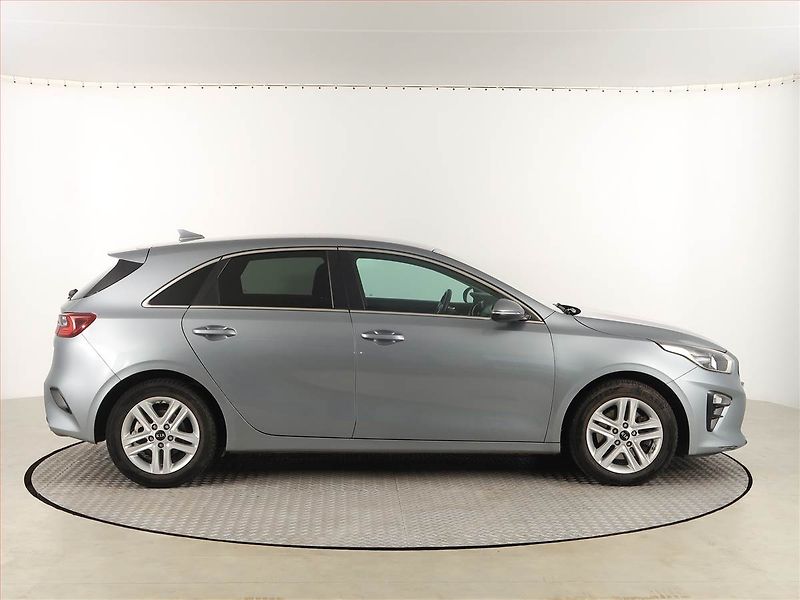 Kia Ceed (2019) Gold 1.6 CRDi, Automat - fotka 6 z 18