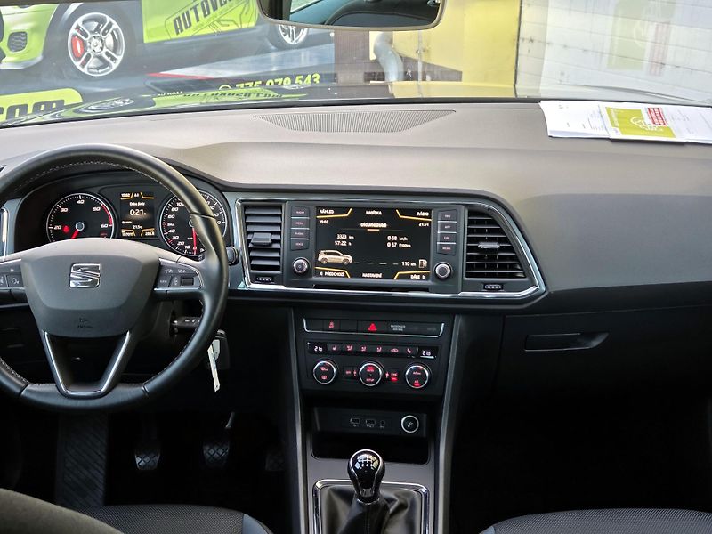 Seat Ateca 1,6TDi STYLE, SERV.KN. 1.maj   - fotka 36 z 49
