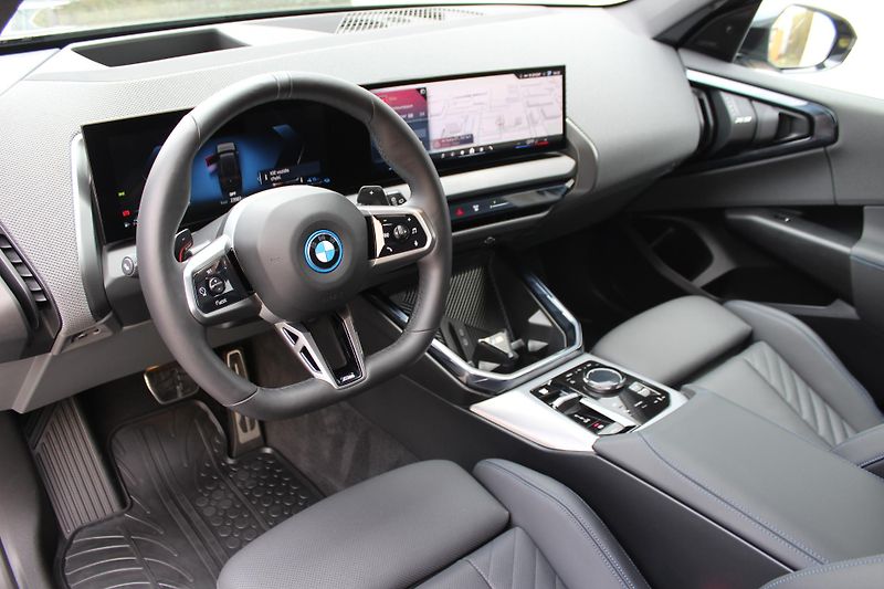 BMW X3 30e xDrive - fotka 4 z 27