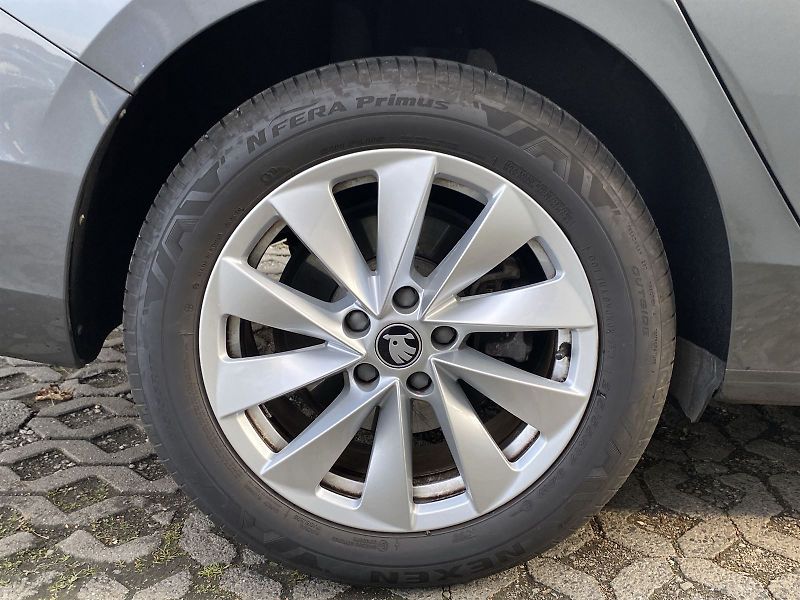 Škoda Superb (2025) Combi 1.5 TSI DSG Selection - fotka 35 z 39