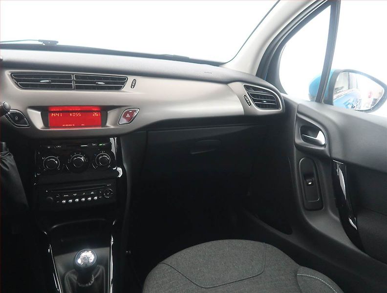 Citroën C3 (2016) 1.2 VTi, Serv.kniha, Tempomat - fotka 8 z 14