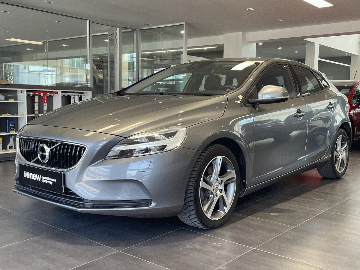 Volvo V40 Momentum D3 2,0d 150k