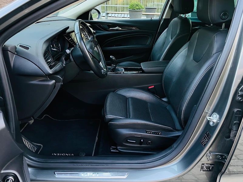 Opel Insignia 2.0CDTi MAN SERVISKA TAŽNÉ LED - fotka 29 z 55