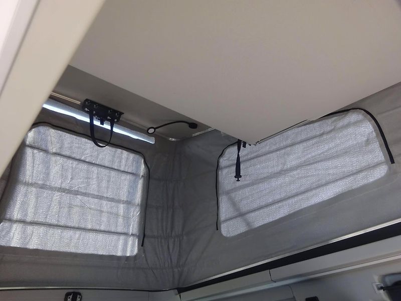 Ford Transit Custom Nugget 320 L1 Titanium Automat - fotka 11 z 14