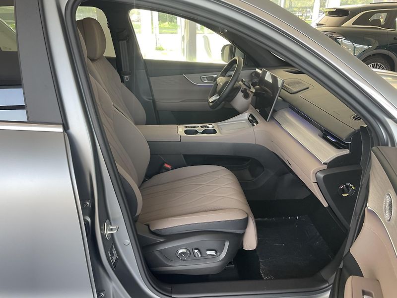 Chery Tiggo 8 PHEV (2026) 1,5T Unique FWD - fotka 13 z 52
