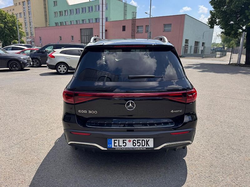 Mercedes-Benz EQB (2025) 300 4M - fotka 7 z 22