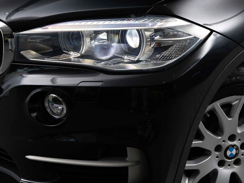 BMW X5 xDrive30d - fotka 8 z 23