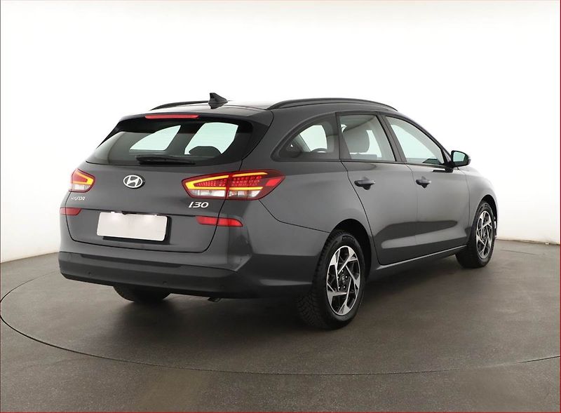 Hyundai i30 (2024) Smart 1.0 T-GDI, ČR,1.maj - fotka 5 z 17