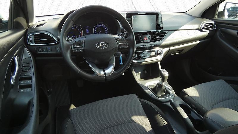 Hyundai i30 1.0 T-GDI Start Plus kombi - fotka 5 z 22