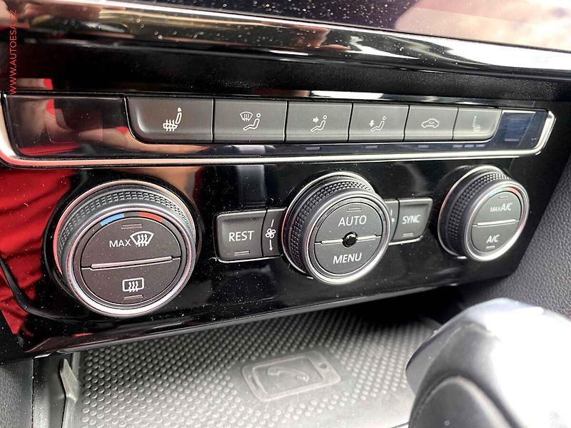 Volkswagen Passat (2020) 1.6 TDi, Elegance, DSG, LED - fotka 14 z 17