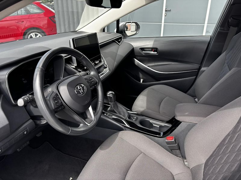 Toyota Corolla (2023) Sedan Comfort 1.5 (92 kW) AUT - fotka 12 z 14