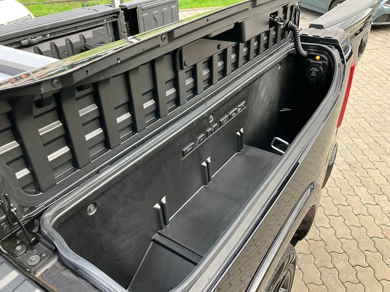 Dodge RAM (2025) 3.0 I6 548k LIMITED NIGHT RAMB - fotka 65 z 81