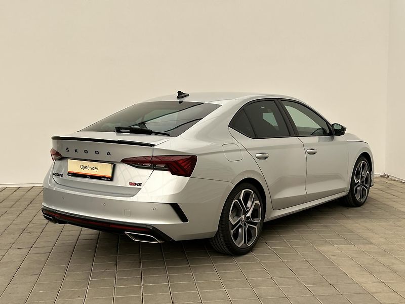 Škoda Octavia 2.0 TDI RS - fotka 2 z 33