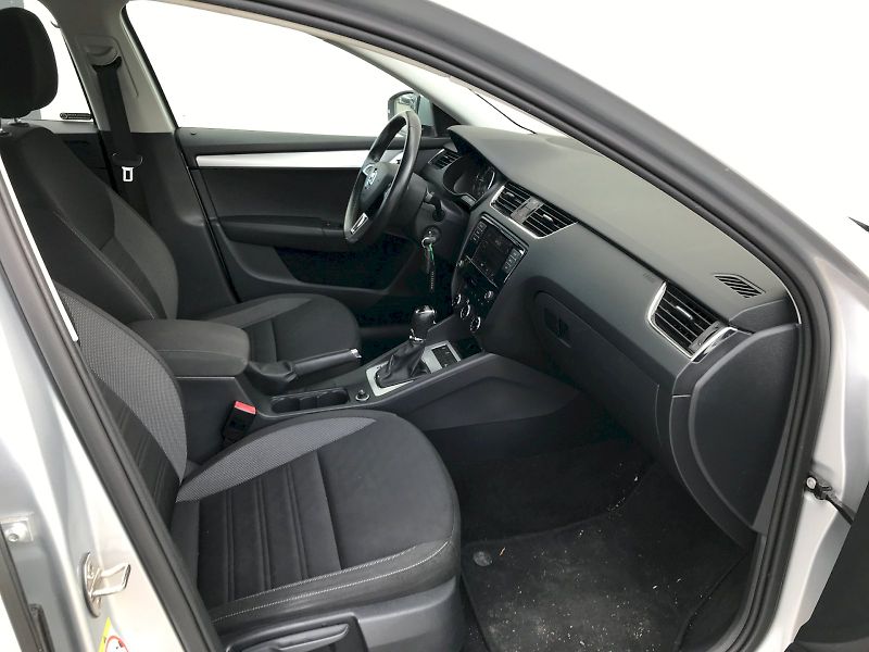 Škoda Octavia (2018) AMB TD 85/1.6 A7F - fotka 19 z 25