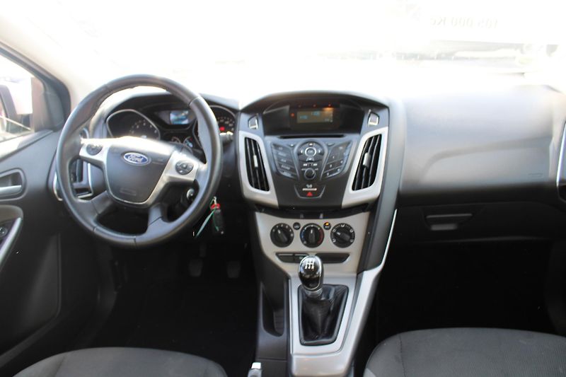 Ford Focus (2012) 1,6i KLIMA EL.OKNA PDC ESP - fotka 15 z 16