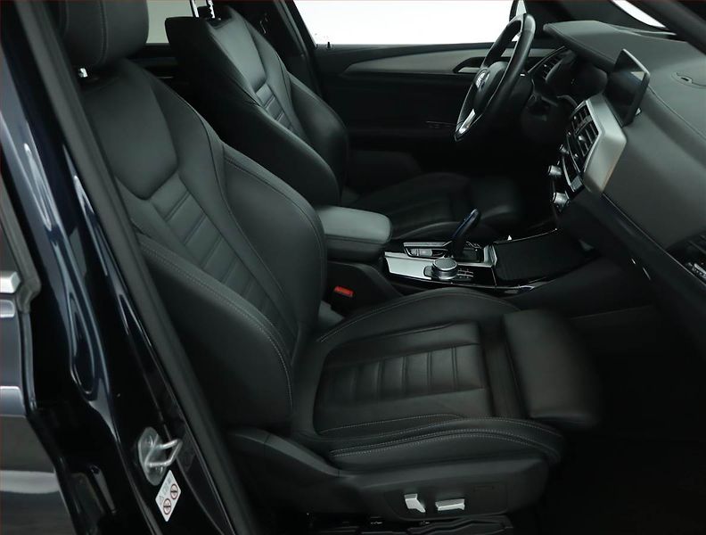 BMW iX3 (2021) 80 kWh, SoH 97% - fotka 9 z 21
