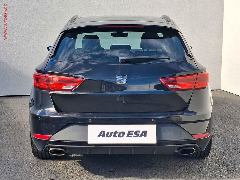 Seat Leon (2017) 2.0 TSi 4drive, Cupra, AT - fotka 5 z 19