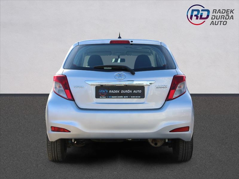 Toyota Yaris 1,0 VVT-i  NOVÉ V ČR,1.MAJITEL - fotka 6 z 23