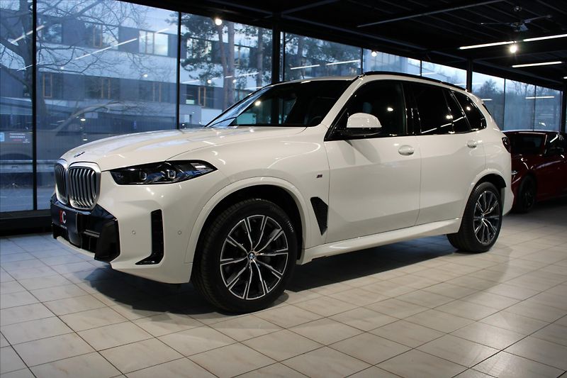 BMW X5 xDrive30d M Sport DAProf/NezTo - fotka 3 z 35