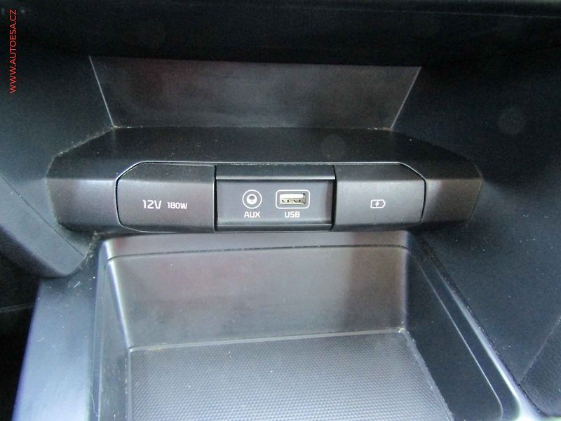Kia Ceed (2019) 1.6 CRDi, ČR, AC, tempo - fotka 18 z 18