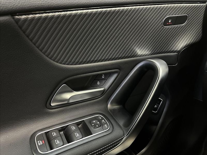 Mercedes-Benz CLA 180 d Shooting Brake Progressi - fotka 12 z 21