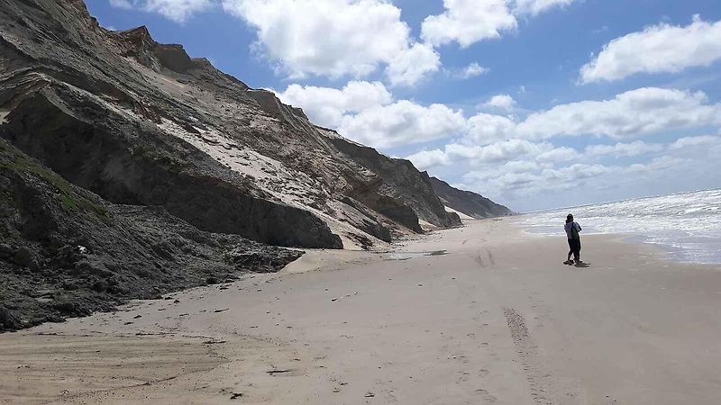 Obří písečná duna Rubjerg Knude vytváří na samotném severu Dánska dojem mnohakilometrové pouště.