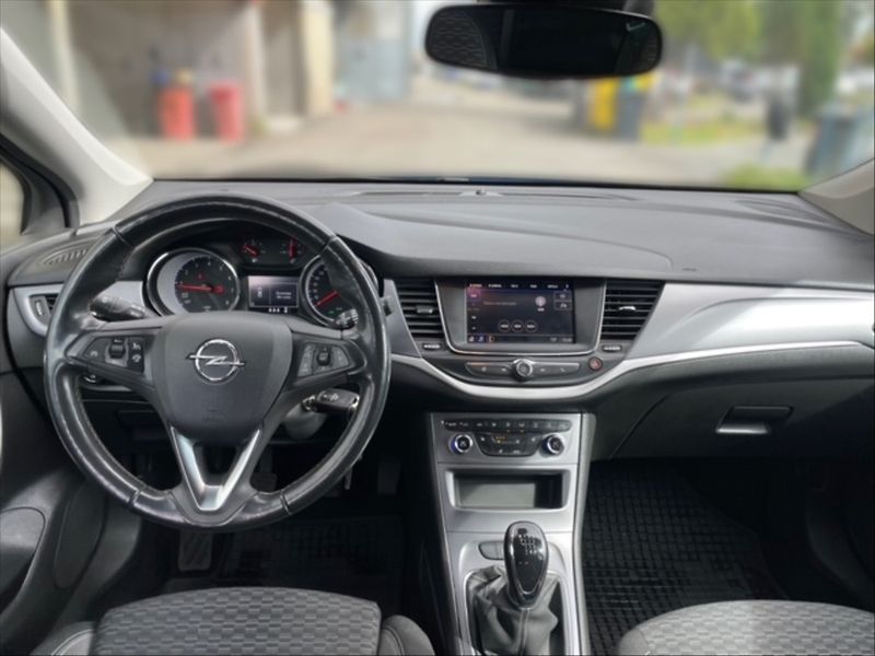 Opel Astra 1,2 T 96 Edition - fotka 9 z 11