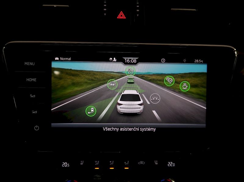 Škoda Superb (2023) iV SPORTLINE 1.4TSI 160KW DSG - fotka 33 z 48