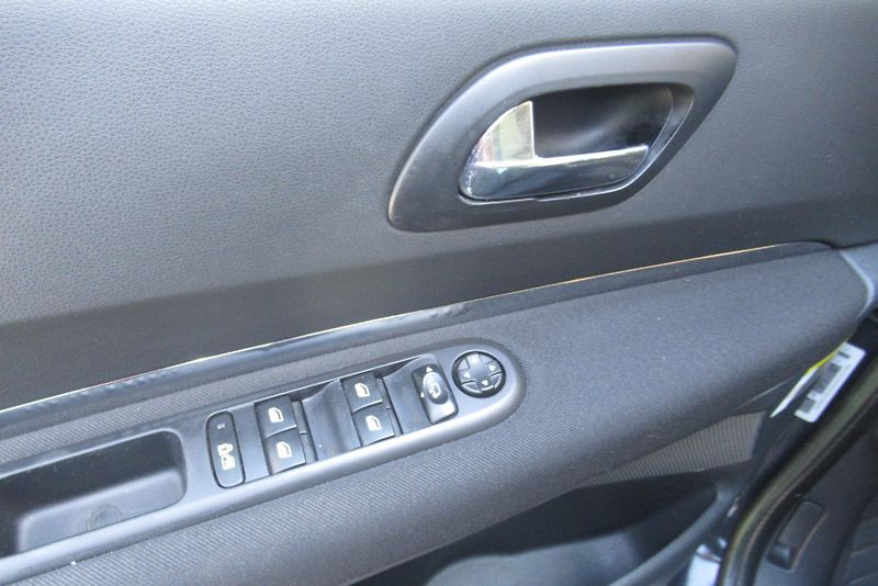 Peugeot 5008 1.6 HDi AUT.KLIMA TAŽNÉ 7 MÍST - fotka 17 z 25