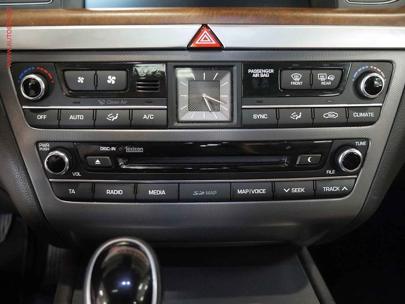 Hyundai Genesis (2017) 3.8 GDI V6 4x4, ČR, Bixen - fotka 20 z 32