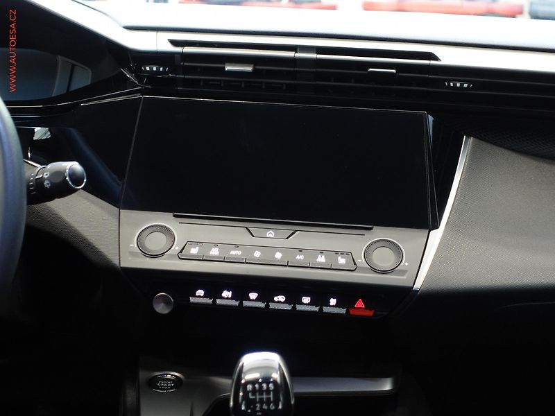 Peugeot 308 (2022) 1.2PT, ČR, Klima - fotka 13 z 21