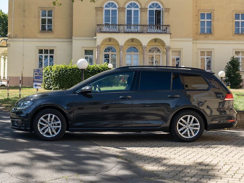 Volkswagen Golf 1.5 TSI DSG CarPlay ACC Senzor - fotka 4 z 31