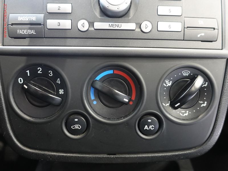 Ford Fiesta (2007) 1.3i, 2.maj,ČR, AC, STK2/28 - fotka 16 z 17