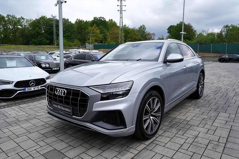Audi Q8 55 TFSI Q/21kola/S-line/B&O - fotka 2 z 44