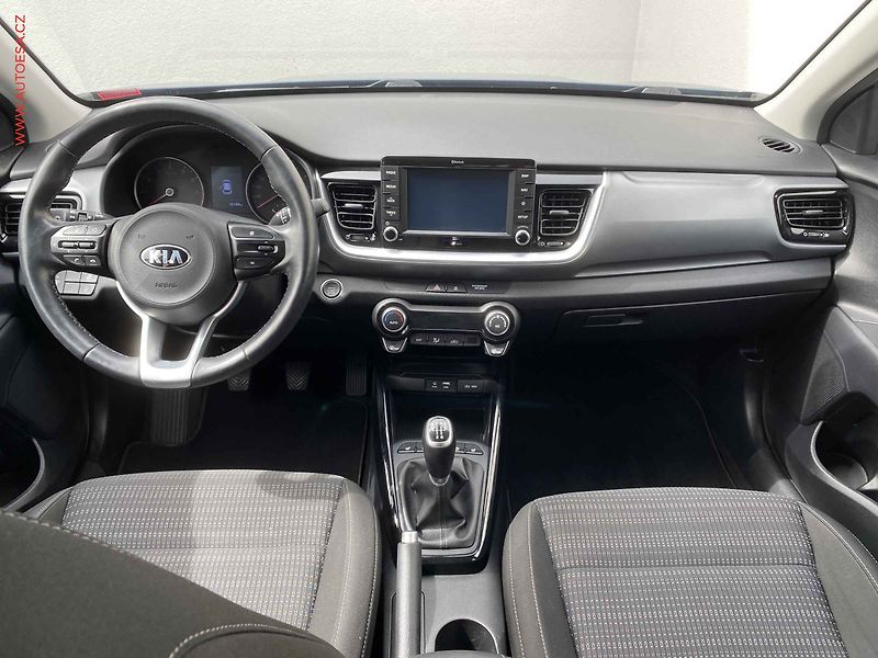 Kia Stonic (2020) 1.0 T-GDi, AC, navi, kamera - fotka 8 z 18