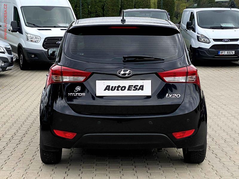 Hyundai ix20 (2014) 1.6CVVT, 1.maj,ČR, AC, park - fotka 5 z 15
