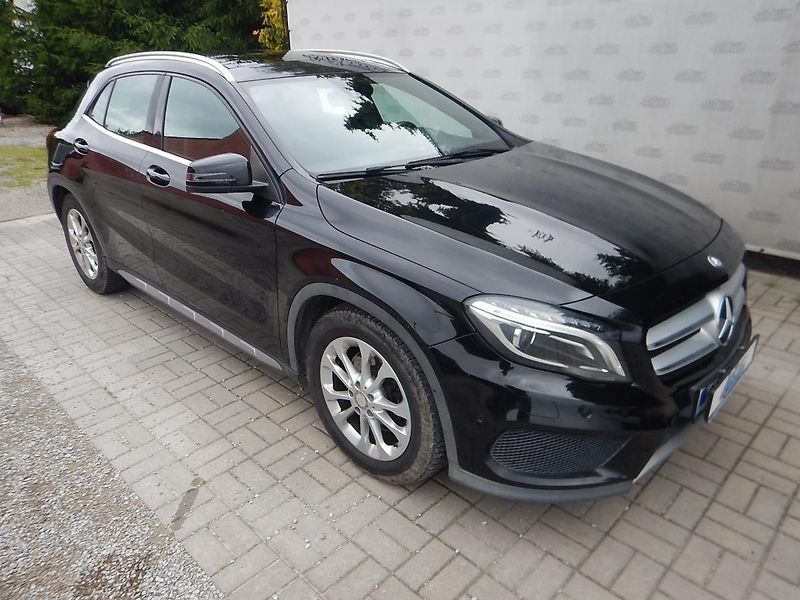 Mercedes-Benz GLA 220 CDI 4MATIC AMG AUTOMAT - fotka 7 z 33