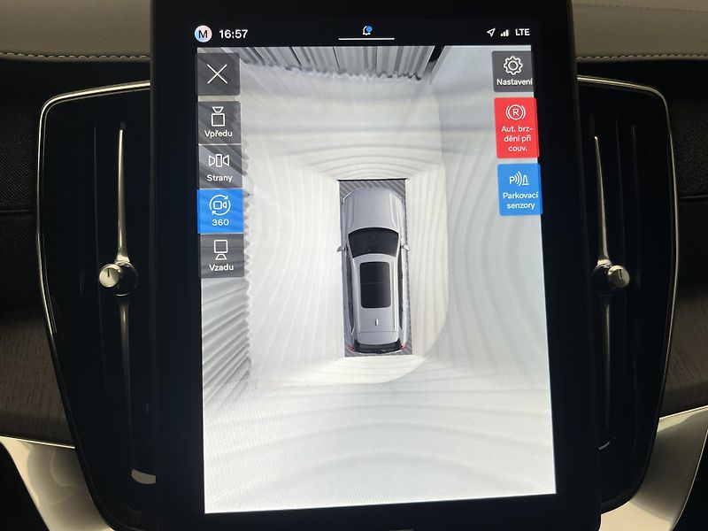 Volvo XC90 (2026) B5 AWD BRIGHT PLUS - fotka 31 z 47