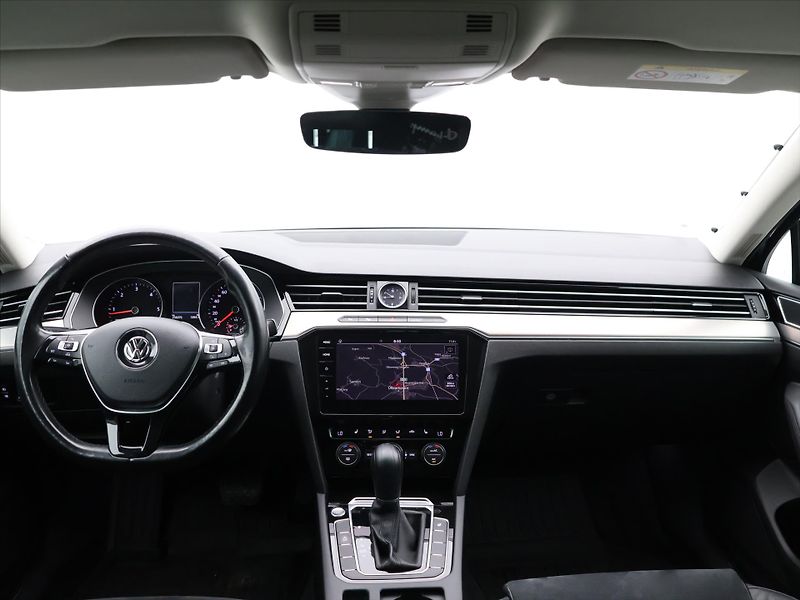 Volkswagen Passat Variant 2,0 TDI 110kW DSG Highline LED - fotka 25 z 32