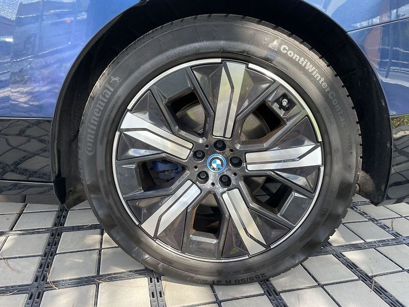 BMW Ostatní xDrive40 H&K REZERVACE - fotka 8 z 43