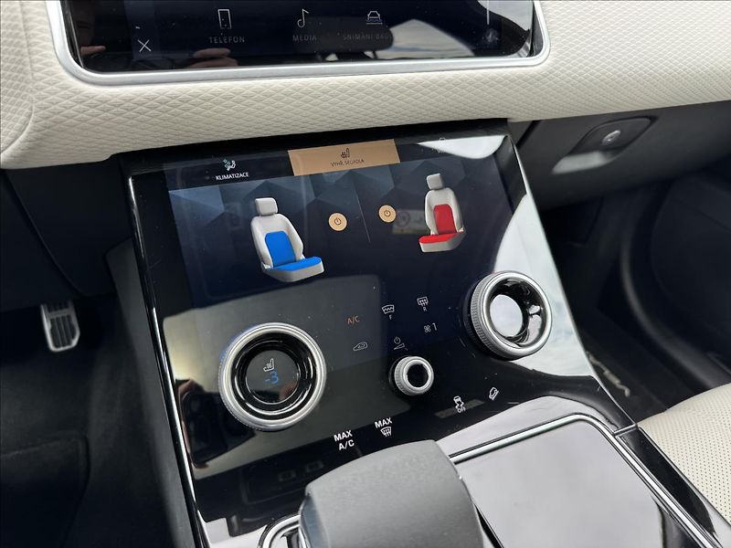 Land Rover Range Rover Velar 3,0 D300 R-DYNAMIC S AWD DPH - fotka 29 z 37