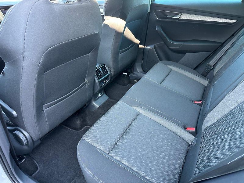 Škoda Karoq (2022) Style 2,0TDI 4x4 - fotka 10 z 26
