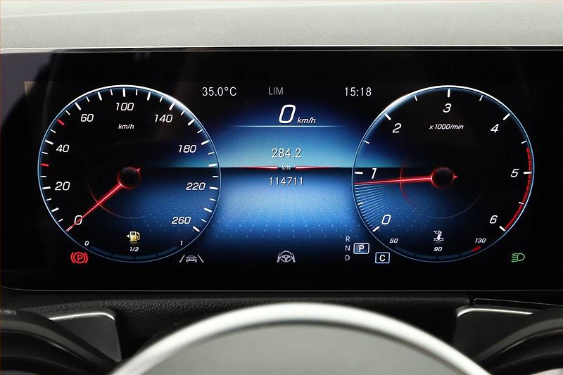 Mercedes-Benz GLB (2023) 200 d - fotka 8 z 21