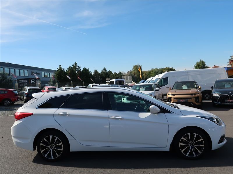 Hyundai i40 1,7 CRDi,104kW,1majČR,automat - fotka 5 z 25