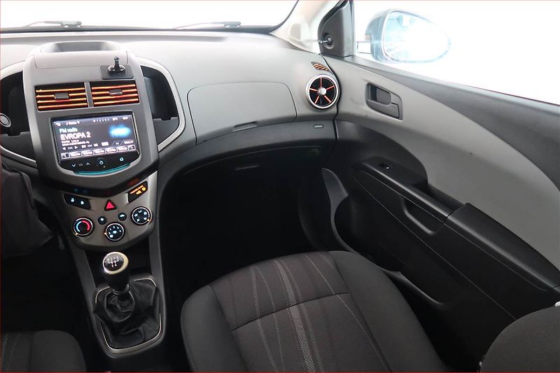 Chevrolet Aveo (2013) 1.2 i 16V, po STK, Tažné - fotka 8 z 16