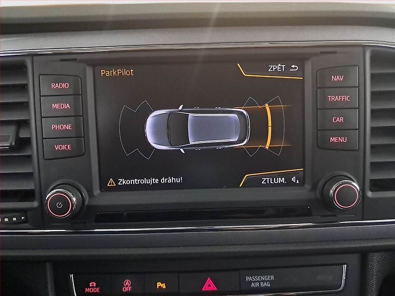 Seat Leon (2016) 2.0 TDI FR, Kůže, Navi - fotka 18 z 21