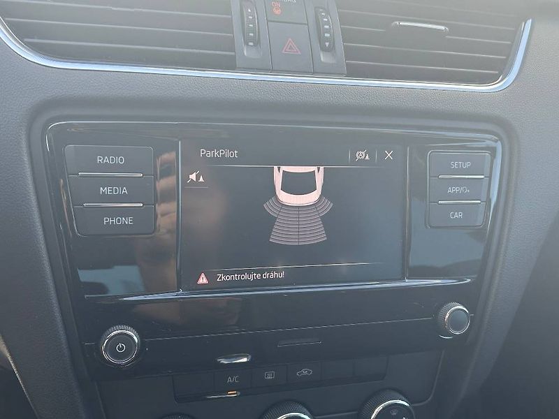 Škoda Octavia Ambition 7DSG 1,5TSI - fotka 16 z 23