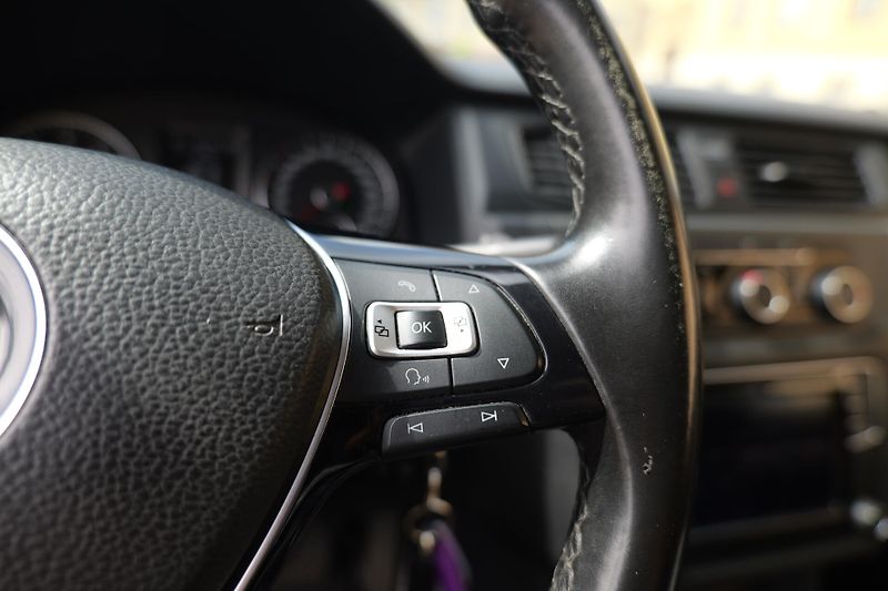 Volkswagen Caddy 1.4 TSi DSG Kam CarPlay Tažné - fotka 23 z 33