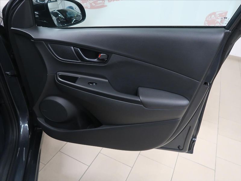 Hyundai Kona 1,6 145 kW N-line 1.majitel - fotka 12 z 35